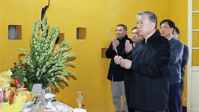 General Secretary To Lam pays tribute to President Ho Chi Minh at House 67