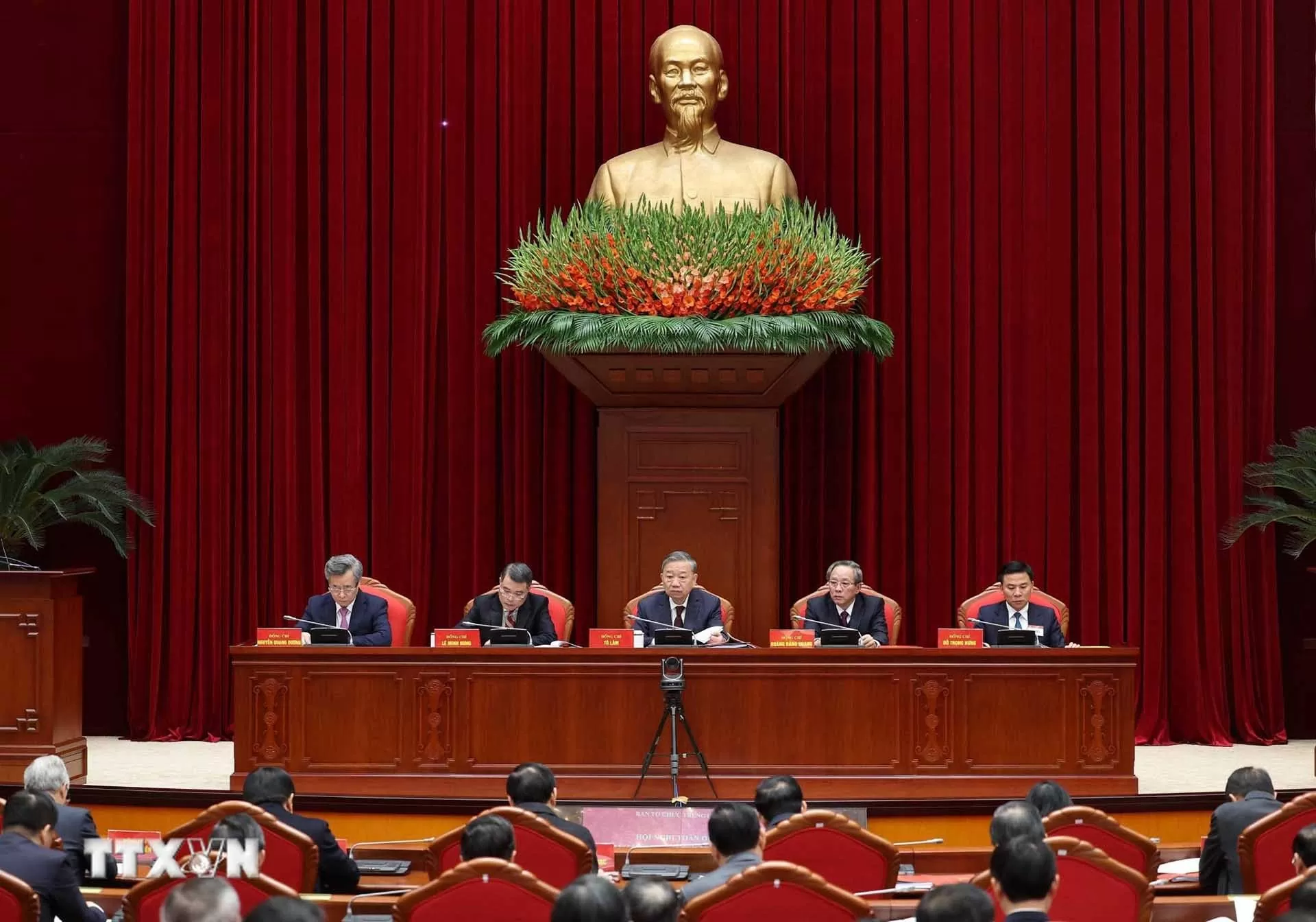 General Secretary To Lam asks for greater efforts to implement system streamlining scheme