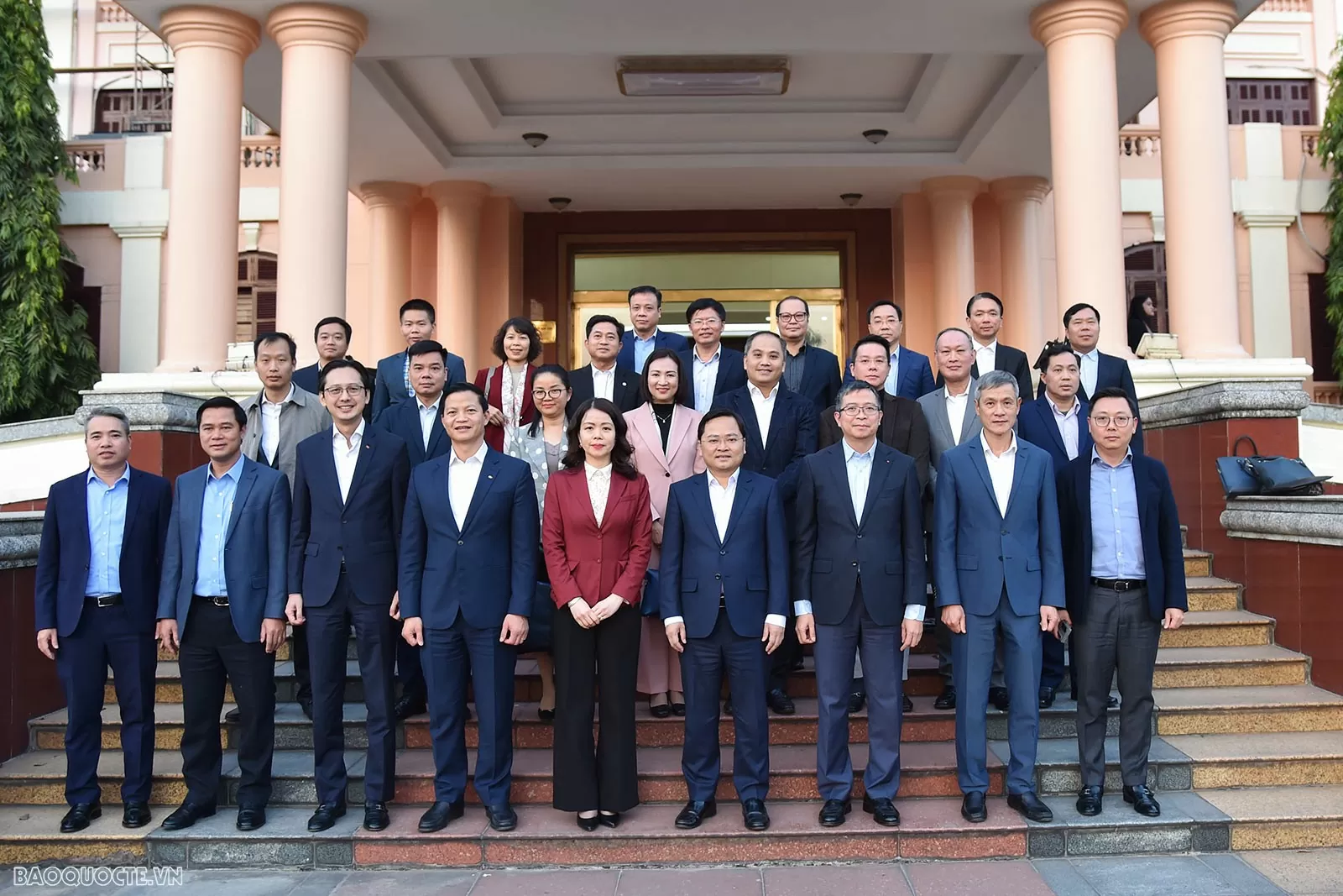 Bac Ninh urges Heads of Vietnamese representative missions to attract high-tech investment Bac Ninh urges Heads of Vietnamese representative missions to attract high-tech investment