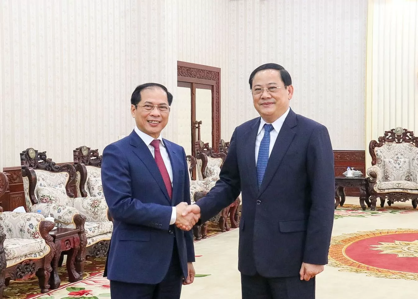 Deputy PM, Foreign Minister Bui Thanh Son had meetings with Lao leaders in Vientiane Deputy PM, Foreign Minister Bui Thanh Son had meetings with Lao leaders in Vientiane