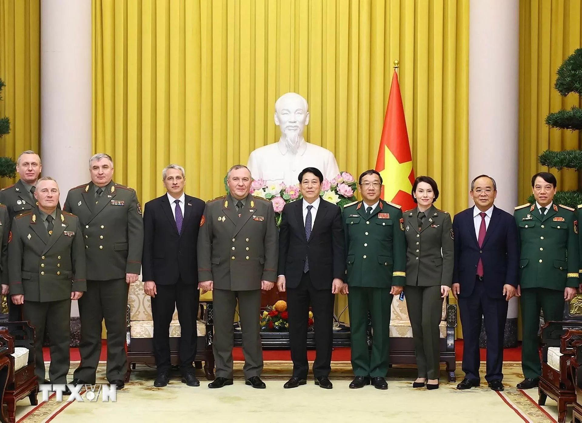 President Luong Cuong receives Belarusian Defence Minister President Luong Cuong receives Belarusian Defence Minister
