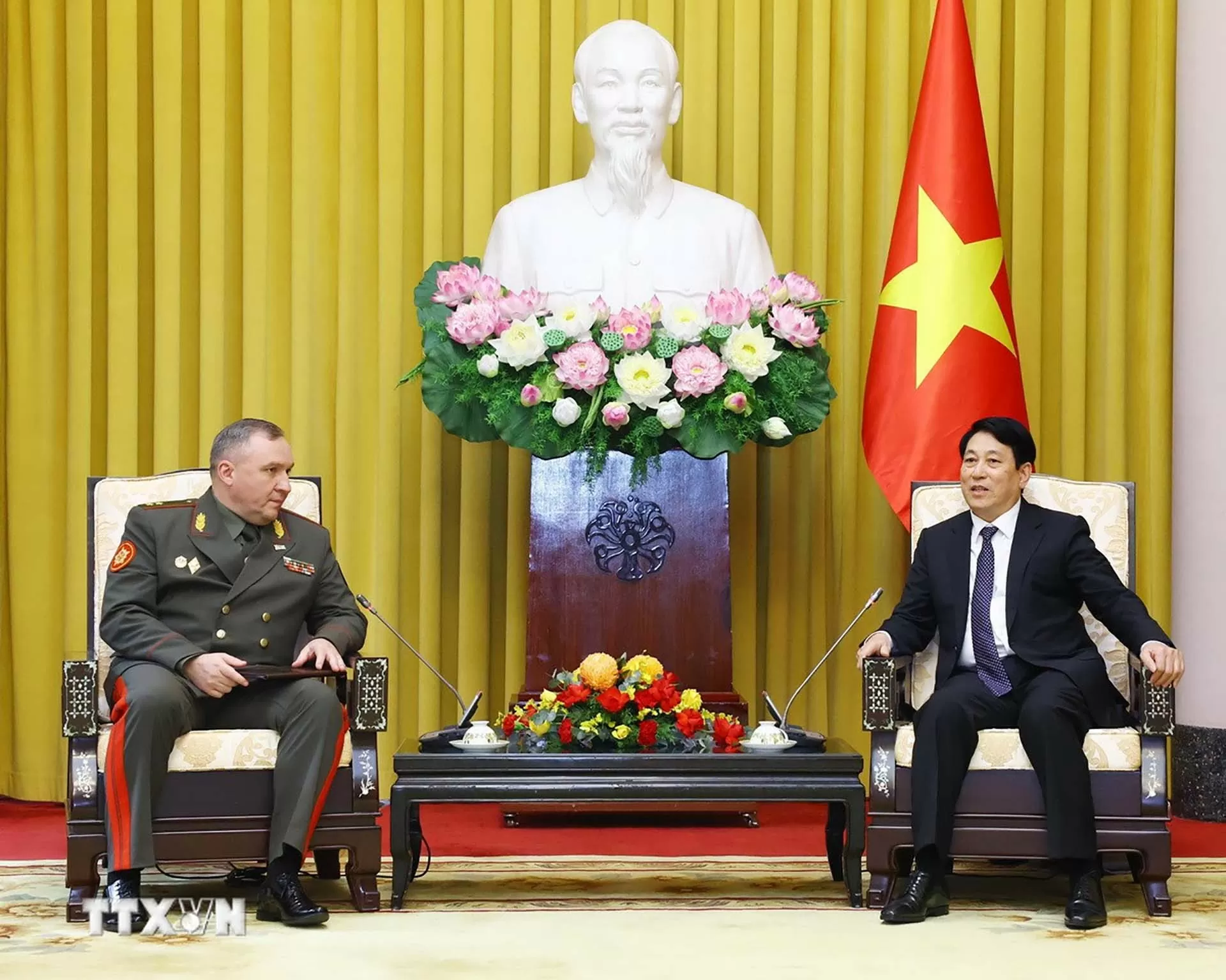 President Luong Cuong receives Belarusian Defence Minister President Luong Cuong receives Belarusian Defence Minister