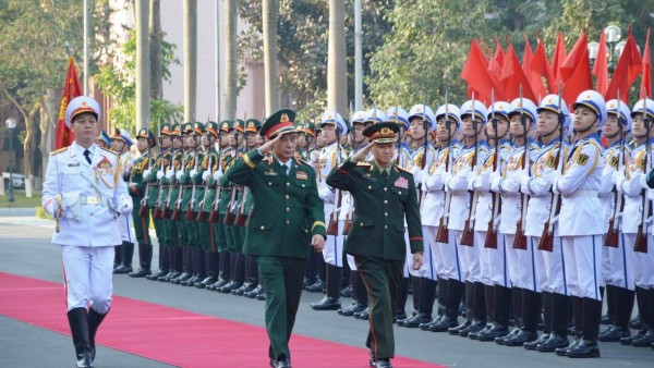 Lao Defence Minister Khamliang Outhakaysone pays official visit to Vietnam