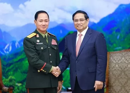 Defence cooperation – key pillar in Vietnam-Laos ties: PM Defence cooperation – key pillar in Vietnam-Laos ties: PM