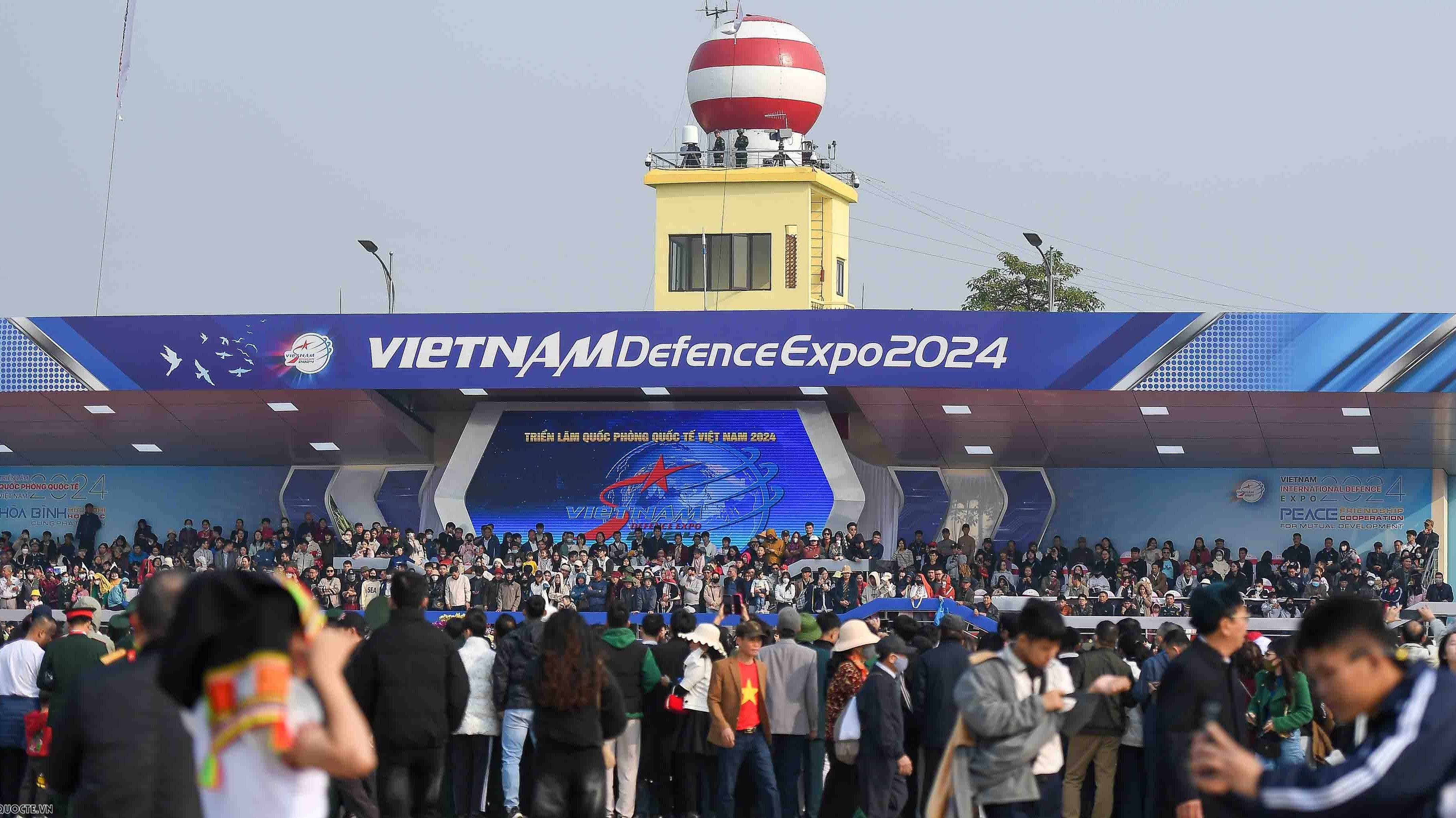 Vietnam International Defence Expo 2024: Extend visiting time to some booths