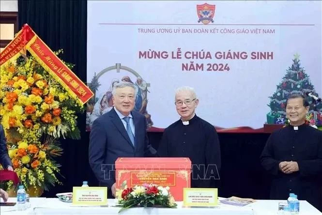 Deputy PM extends Christmas greetings to religious organisations in Hanoi Deputy PM extends Christmas greetings to religious organisations in Hanoi