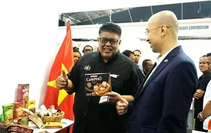 Vietnamese products make waves at Malaysia’s halal festival Vietnamese products make waves at Malaysia’s halal festival
