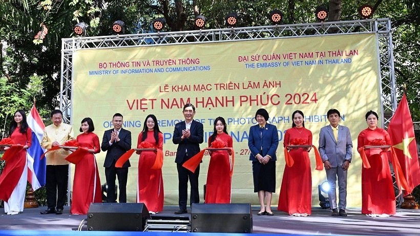 Photo exhibition showcases vibrant colours of Vietnam in Bangkok