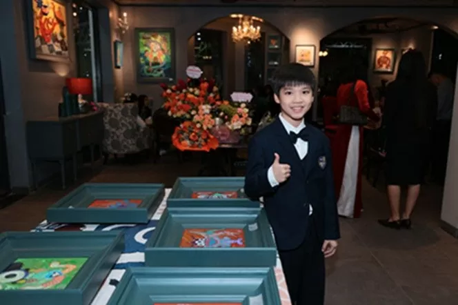 Họa sĩ nhí mở Triển lãm tranh gây quỹ ủng hộ vùng cao 'Gods and Demons' painting exhibition by 10-year-old artist