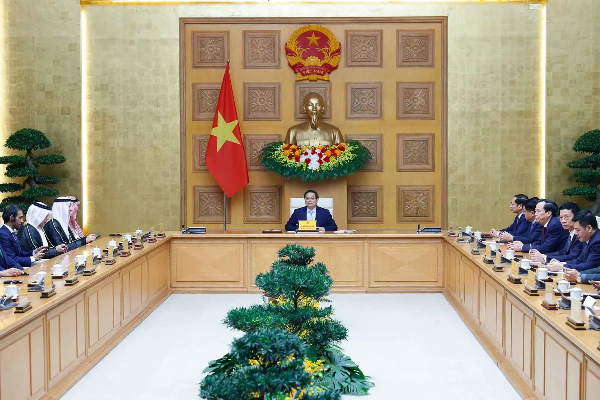 PM Pham Minh Chinh urges realisation of high-level agreements with Saudi Arabia, UAE, Qatar PM Pham Minh Chinh urges realisation of high-level agreements with Saudi Arabia, UAE, Qatar