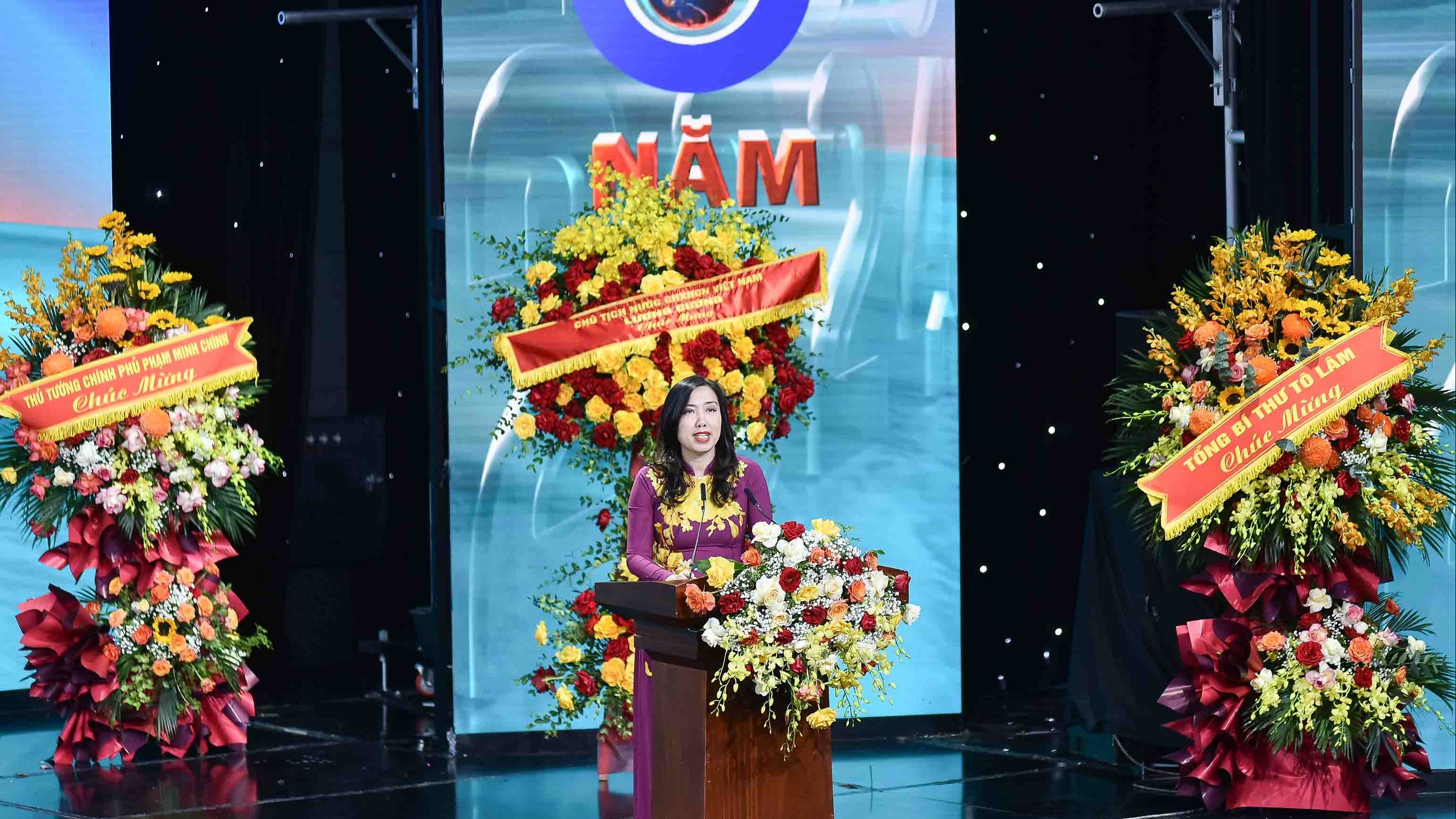 World & Vietnam Report’s 35th anniversary: A Happy Celebration