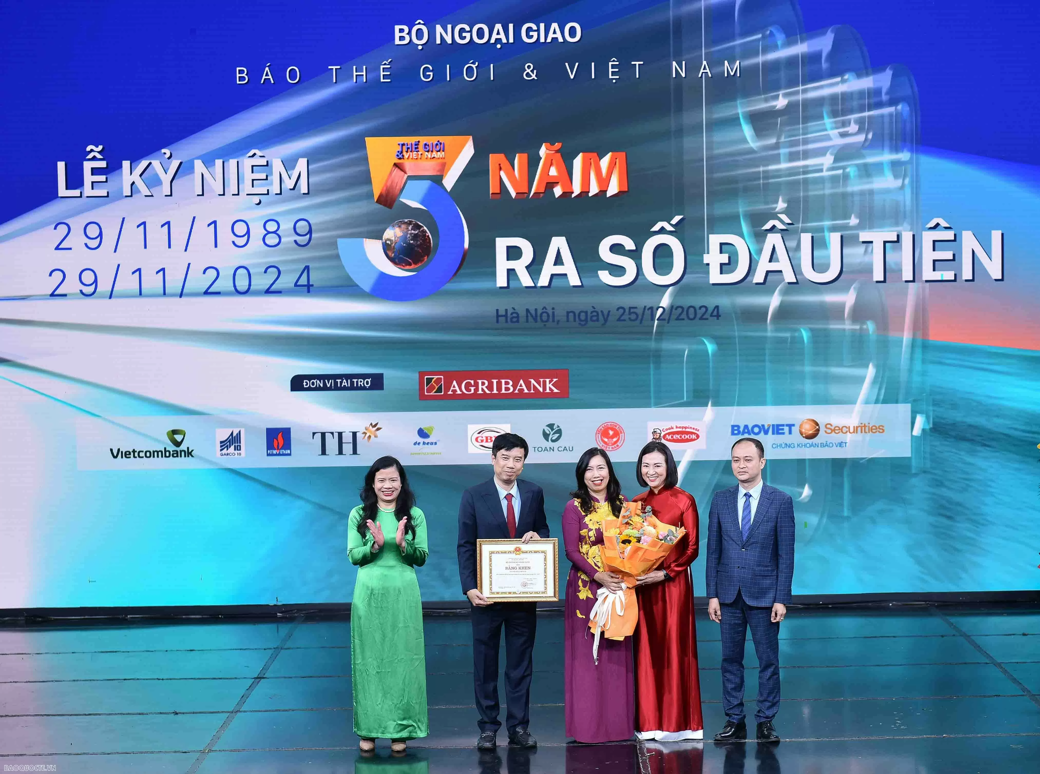 World&Vietnam Report’s 35th anniversary: A Happy Celebration World&Vietnam Report’s 35th anniversary: A Happy Celebration