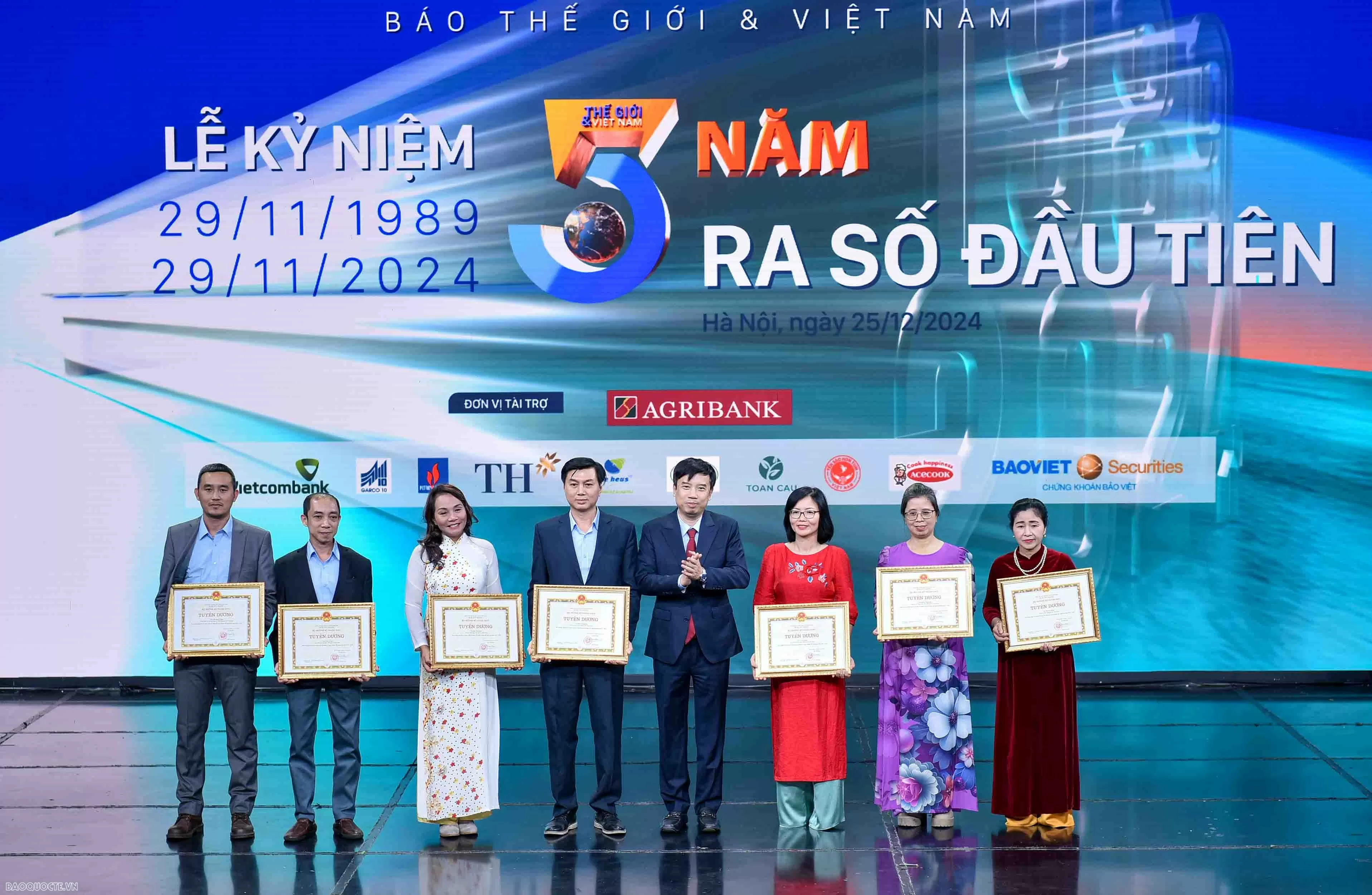 World&Vietnam Report’s 35th anniversary: A Happy Celebration World&Vietnam Report’s 35th anniversary: A Happy Celebration