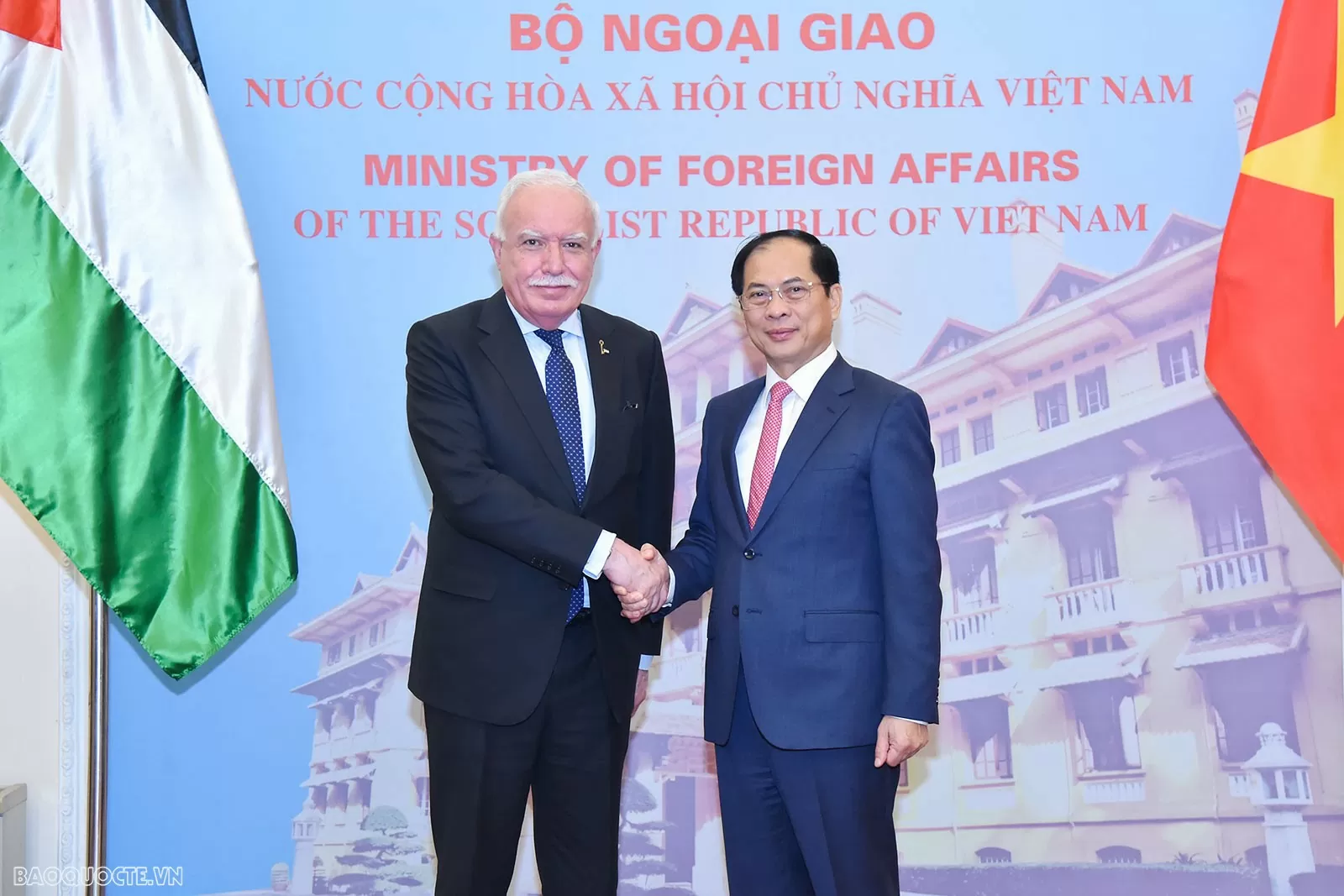 Deputy PM, FM Bui Thanh Son receives Special Envoy of Palestinian President Riad Malki Deputy PM, FM Bui Thanh Son receives Special Envoy of Palestinian President Riad Malki