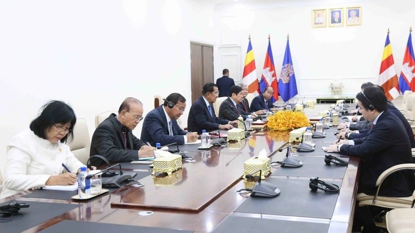 Party official Le Hoai Trung pays working visit to Cambodia