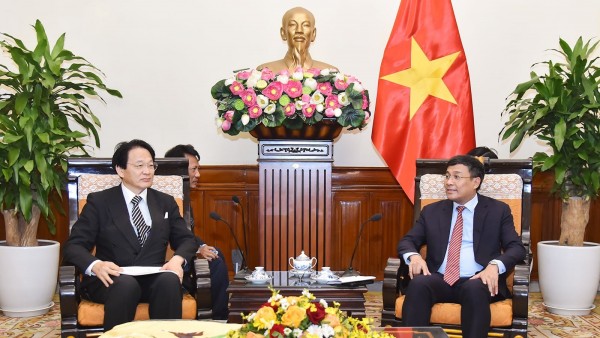 Standing Deputy FM Nguyen Minh Vu welcomes Professor Natsume Nagato, Honourable Consul of Vietnam in Japan’s Nagoya City