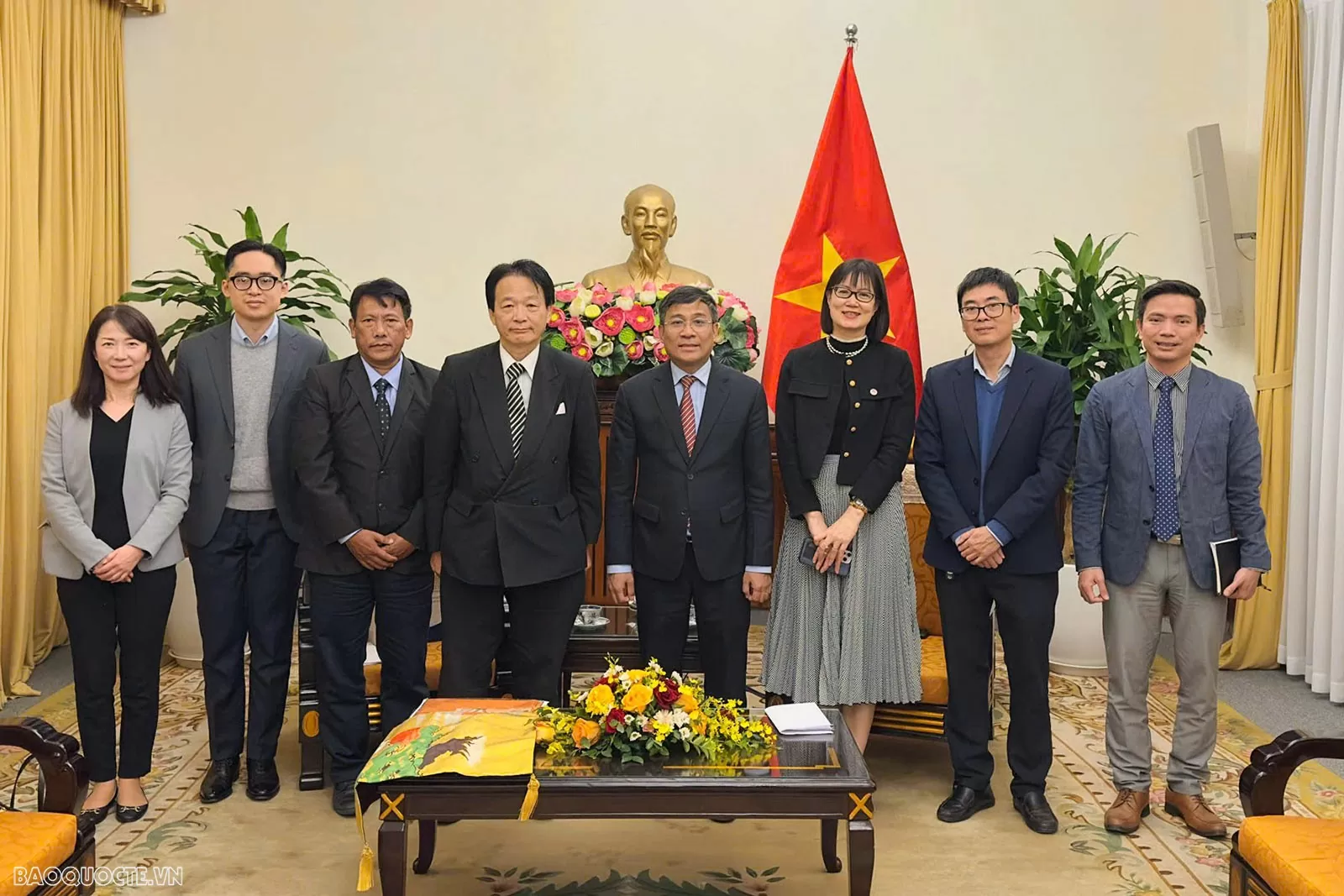 Standing Deputy FM Nguyen Minh Vu welcomes Professor Natsume Nagato, Honourable Consul of Vietnam in Japan’s Nagoya City Standing Deputy FM Nguyen Minh Vu welcomes Professor Natsume Nagato, Honourable Consul of Vietnam in Japan’s Nagoya City