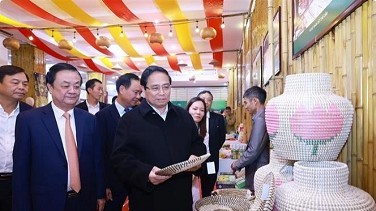 PM asks agriculture sector to accelerate, make breakthroughs in 2025