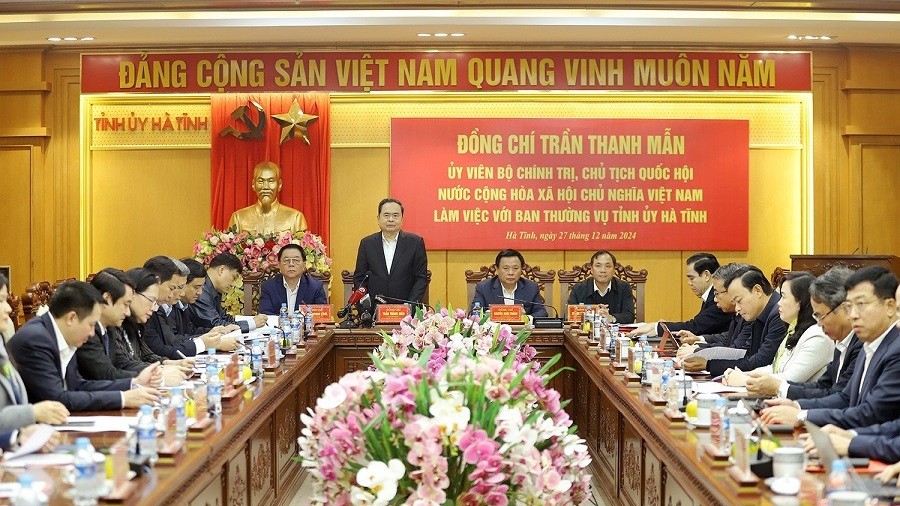 Ha Tinh province lauded for 2024 achievements with their outstanding efforts