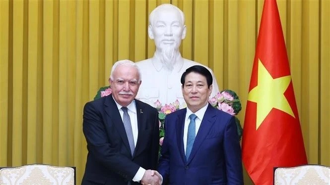 President Luong Cuong hosts Special Envoy of Palestinian President