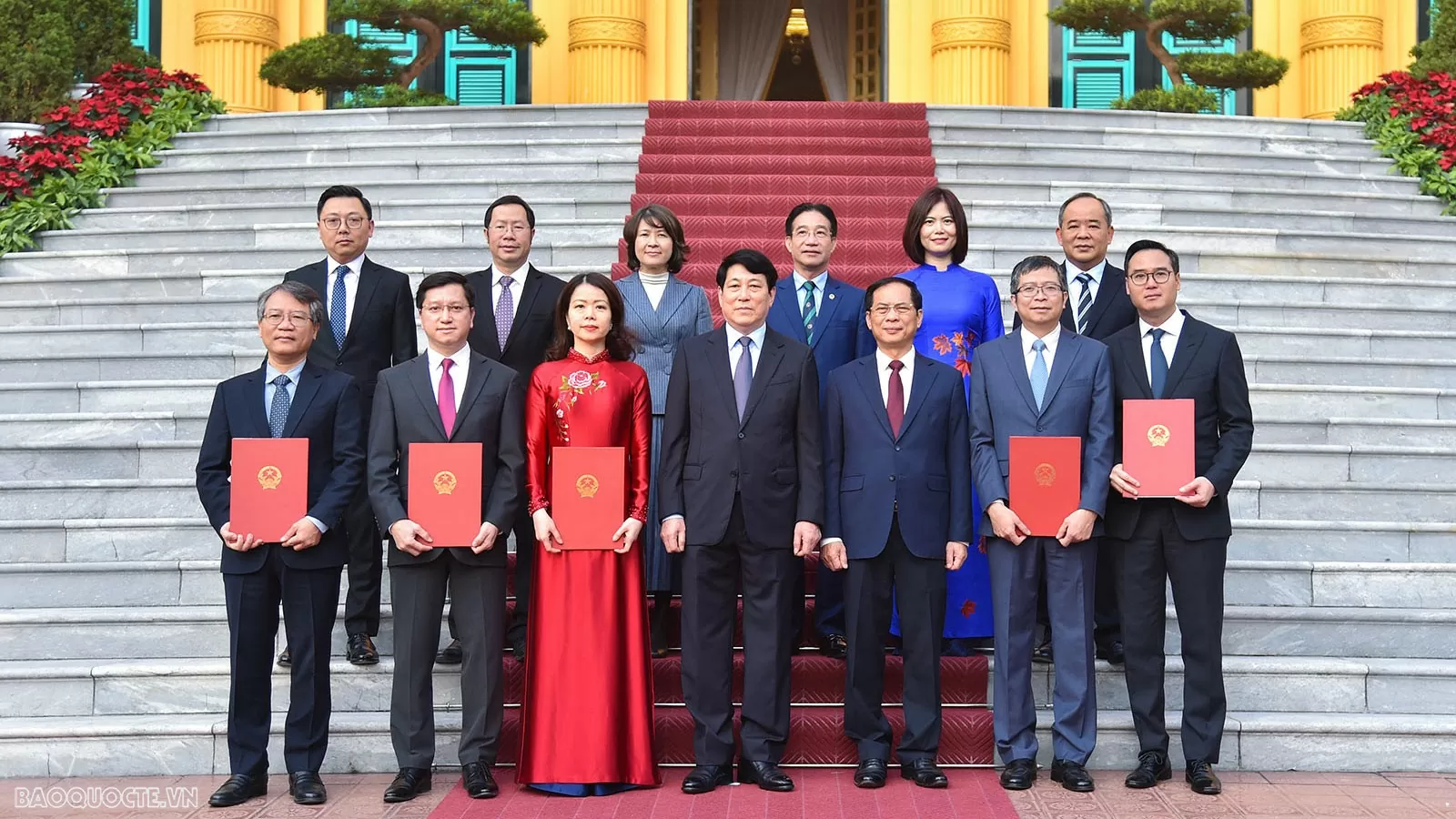 President Luong Cuong bestows title of Ambassador upon diplomats President Luong Cuong bestows title of Ambassador upon diplomats