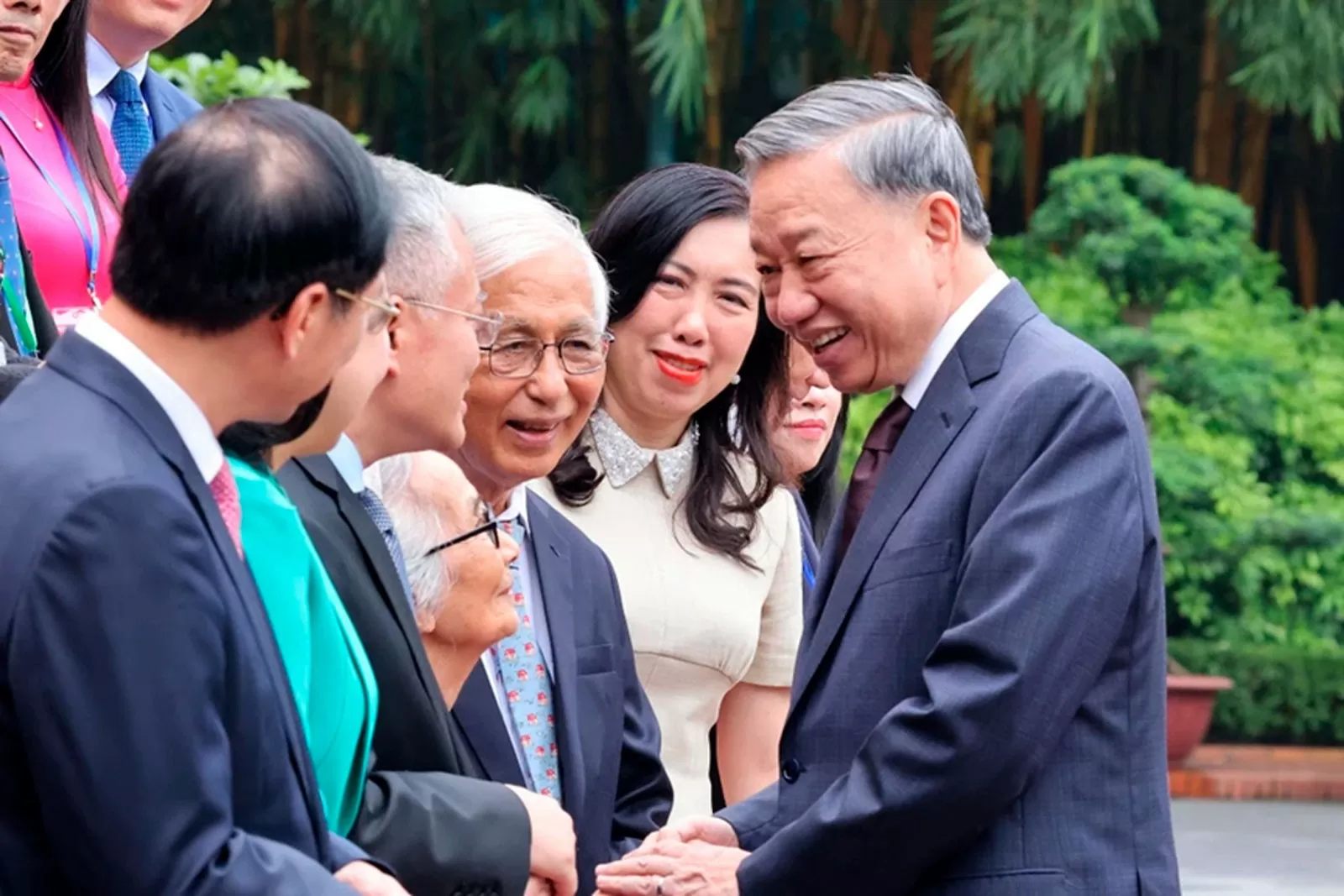 Overseas intellectuals – Vietnam's strategic resource in the new era Overseas intellectuals – Vietnam's strategic resource in the new era