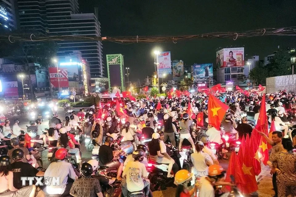 PM Pham Minh Chinh congratulates men's national football team for ASEAN Cup 2024 victory PM Pham Minh Chinh congratulates men's national football team for ASEAN Cup 2024 victory