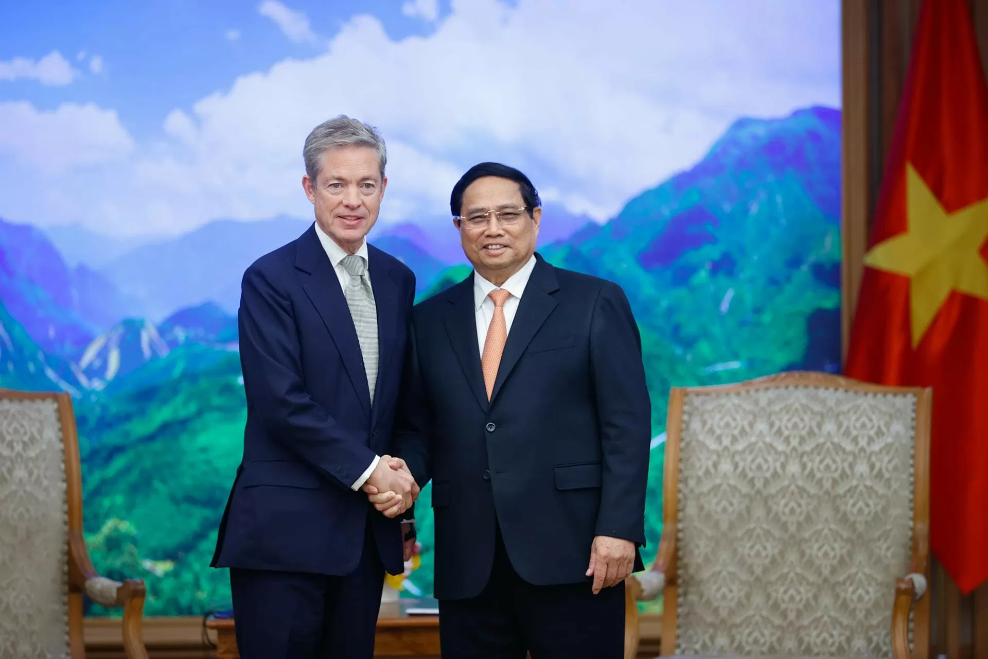 PM Pham Minh Chinh welcomes Chairman of Berggruen Holding in Hanoi PM Pham Minh Chinh welcomes Chairman of Berggruen Holding in Hanoi