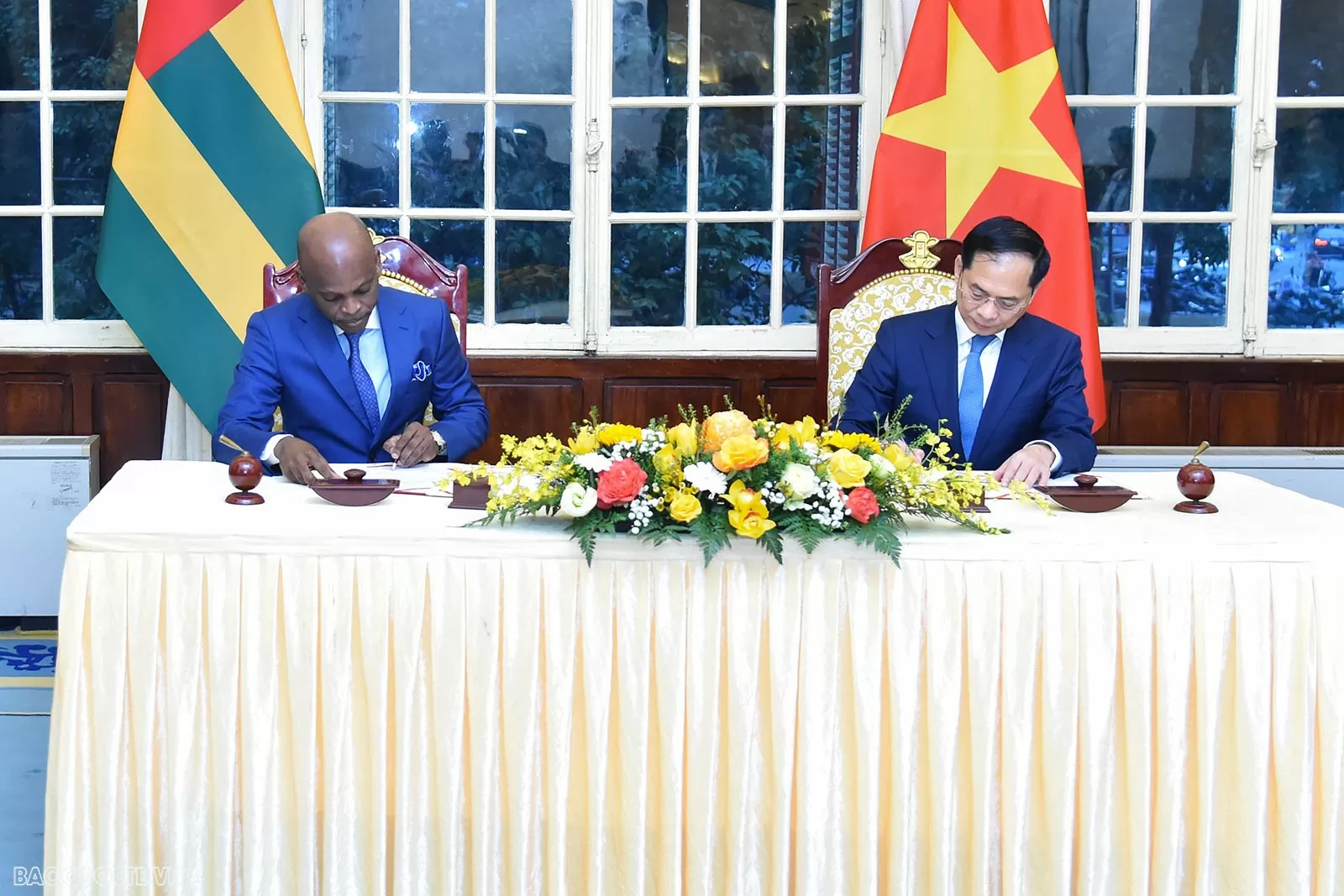 Vietnam, Togo Foreign Ministers hold talks to develop relations in effective, substantive manner Vietnam, Togo Foreign Ministers hold talks to develop relations in effective, substantive manner