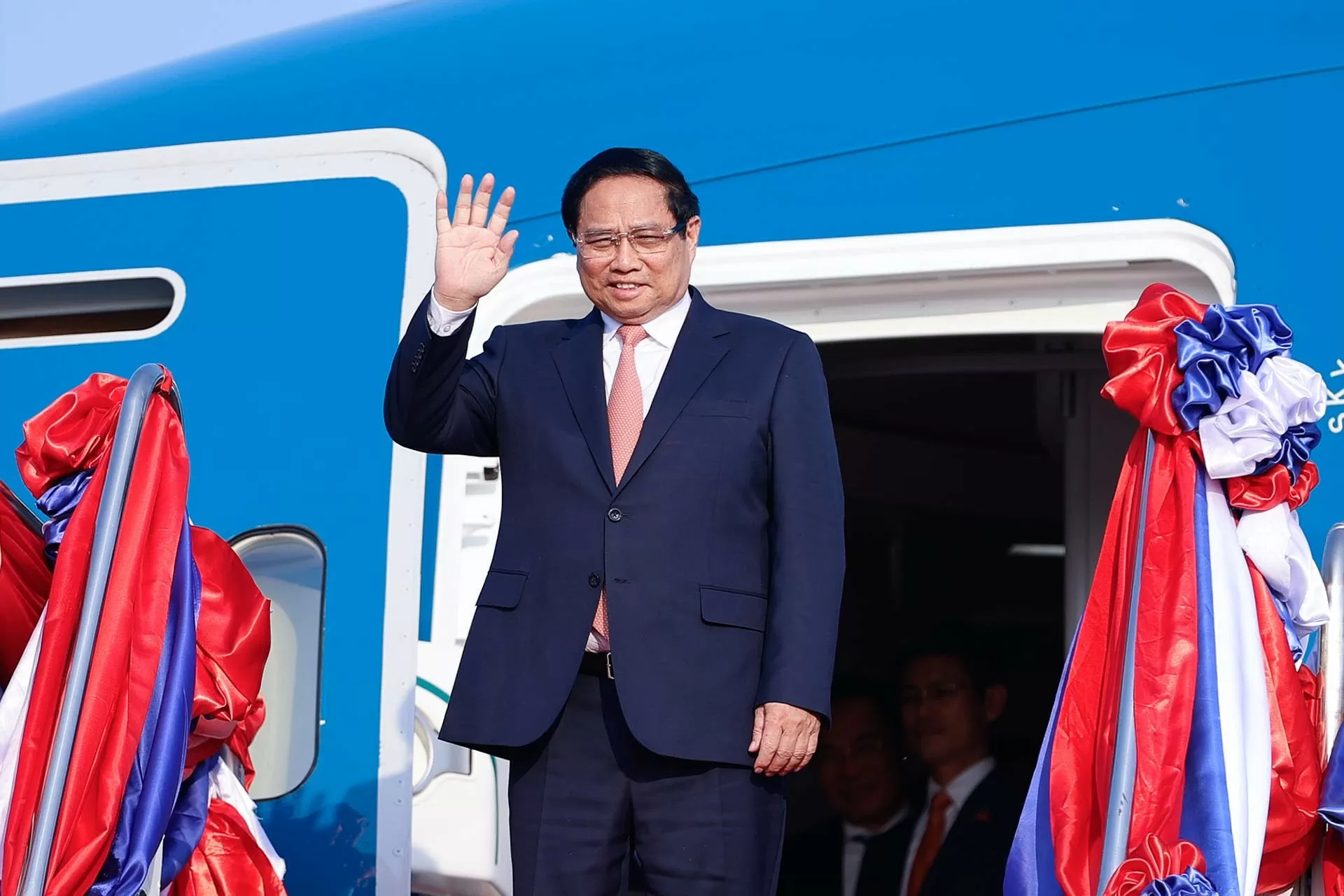 Prime Minister Pham Minh Chinh arrives in Vientiane, starting Laos visit