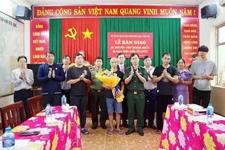 Sailors in distress handed over to Chinese Consulate General Sailors in distress handed over to Chinese Consulate General