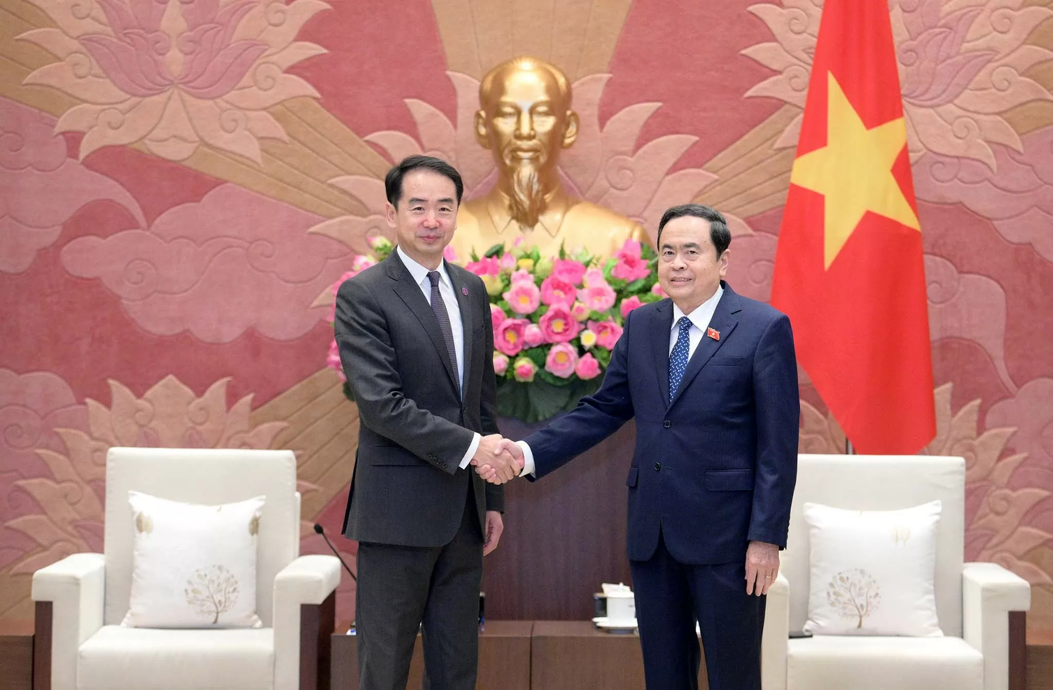 NA Chairman Tran Thanh Man receives Chinese Ambassador NA Chairman Tran Thanh Man receives Chinese Ambassador