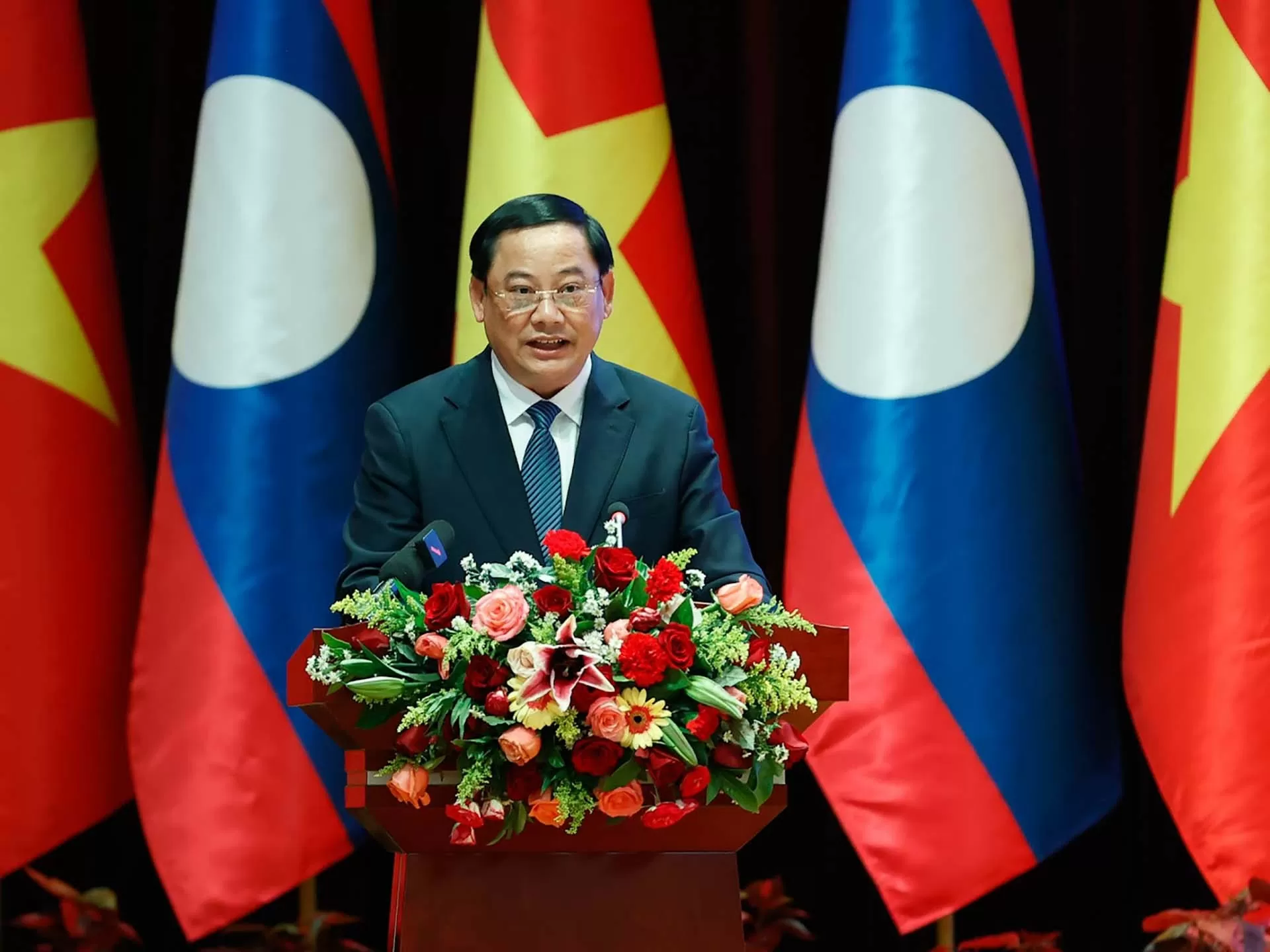 Vietnam, Laos Prime Ministers co-chair investment cooperation conference in Vientiane Vietnam, Laos Prime Ministers co-chair investment cooperation conference in Vientiane