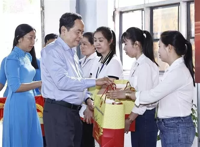 NA Chairman Tran Thanh Man visits, presents Tet gifts to the poor, policy beneficiaries in Hau Giang NA Chairman Tran Thanh Man visits, presents Tet gifts to the poor, policy beneficiaries in Hau Giang