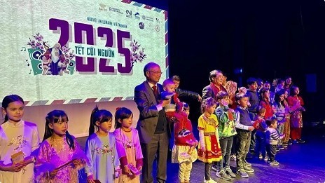 Vietnamese students in France promote cultural values through Tet Lunar New Year