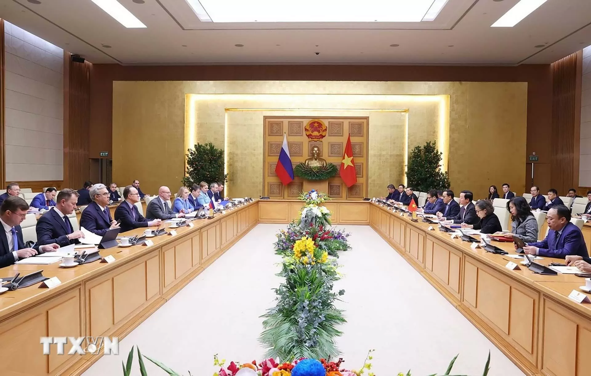 Vietnam, Russia Deputy Prime Ministers discuss measures to strengthen bilateral cooperation Vietnam, Russia Deputy Prime Ministers discuss measures to strengthen bilateral cooperation