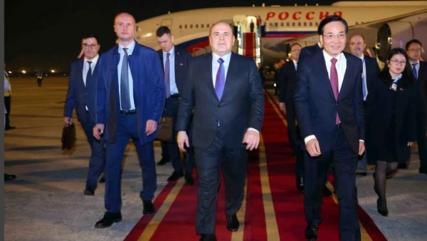 Russian Prime Minister begins two-day official visit to Vietnam