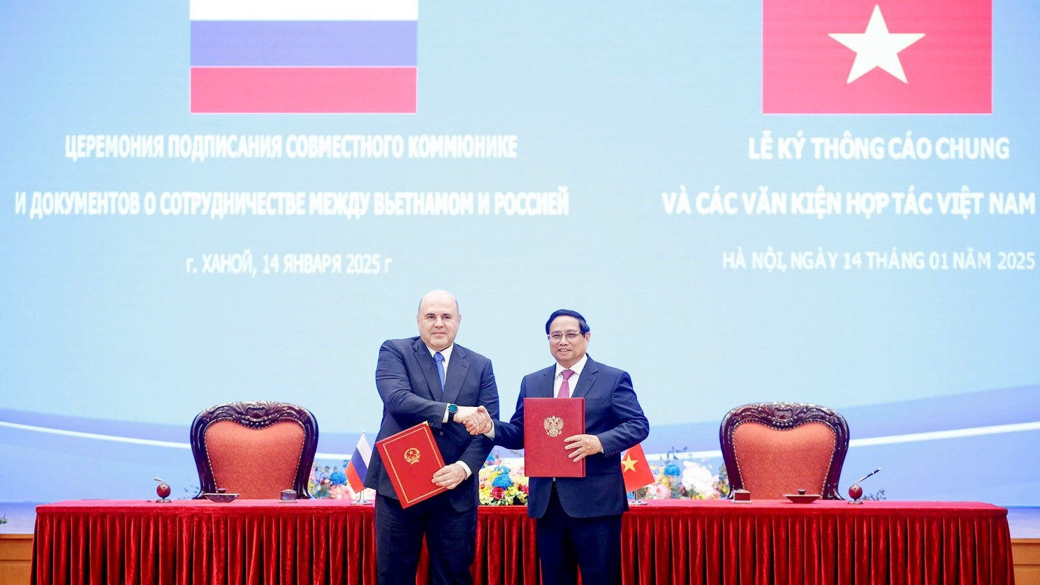 Vietnam, Russia Prime Ministers hold talks, agree on major orientations for bilateral ties