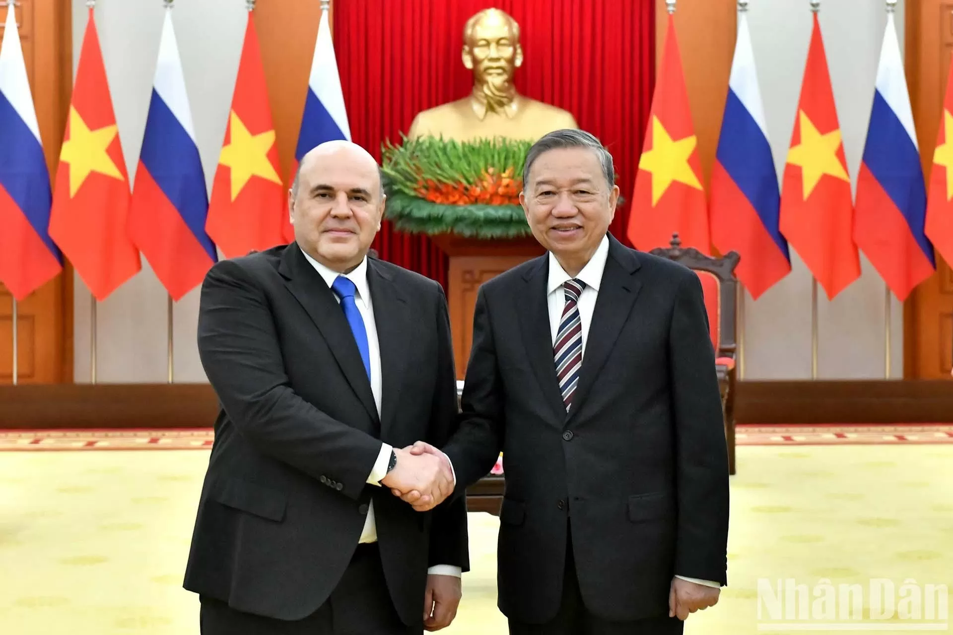 Party leader receives Russian Prime Minister Party leader receives Russian Prime Minister