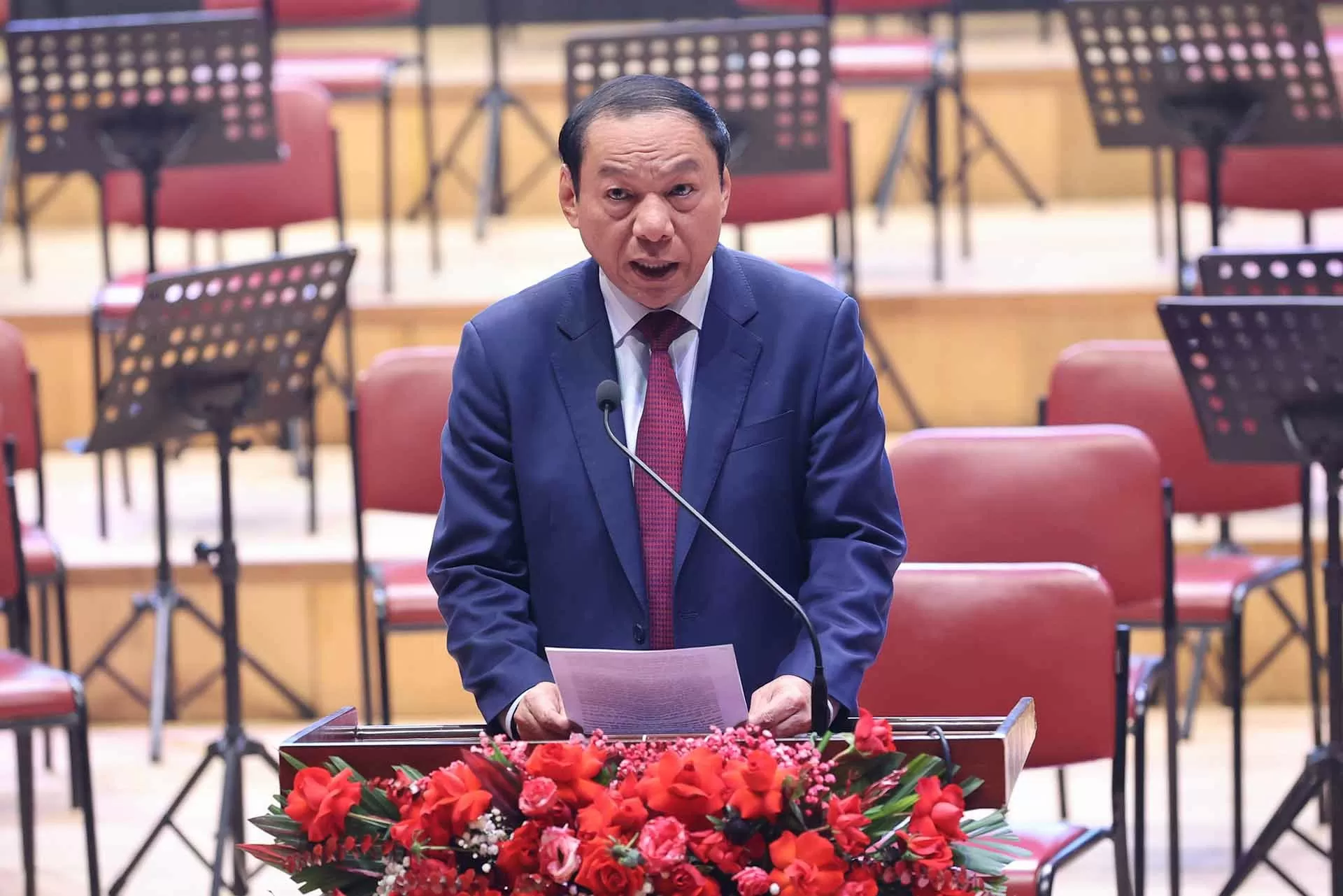 Vietnam, Russia Prime Ministers attend art programme celebrating diplomatic ties Vietnam, Russia Prime Ministers attend art programme celebrating diplomatic ties