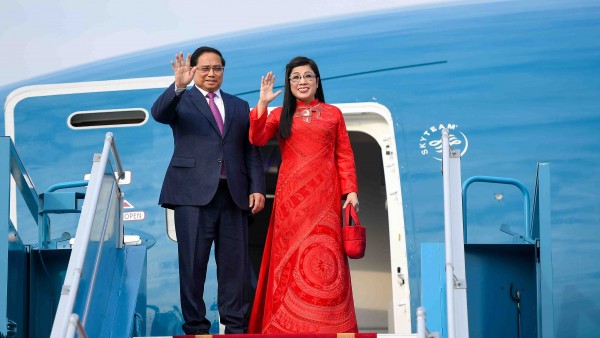 Prime Minister Pham Minh Chinh leaves Hanoi for official visits to Poland, Czech, WEF meeting