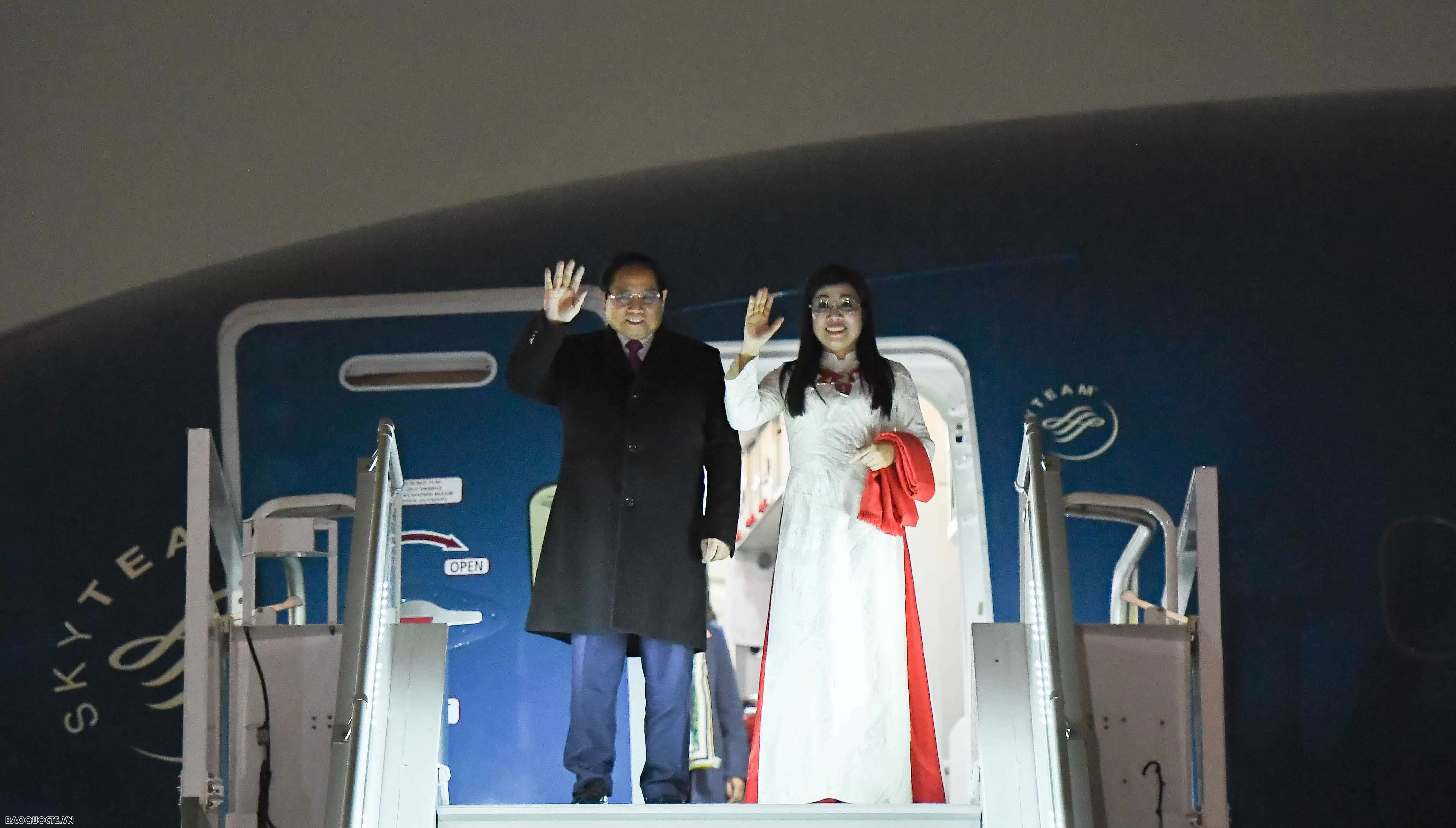 Thủ tướng Phạm Minh Chính và Phu nhân đến Warsaw, bắt đầu chuyến thăm chính thức Ba Lan Thủ tướng Phạm Minh Chính và Phu nhân đến Warsaw, bắt đầu chuyến thăm chính thức Ba Lan