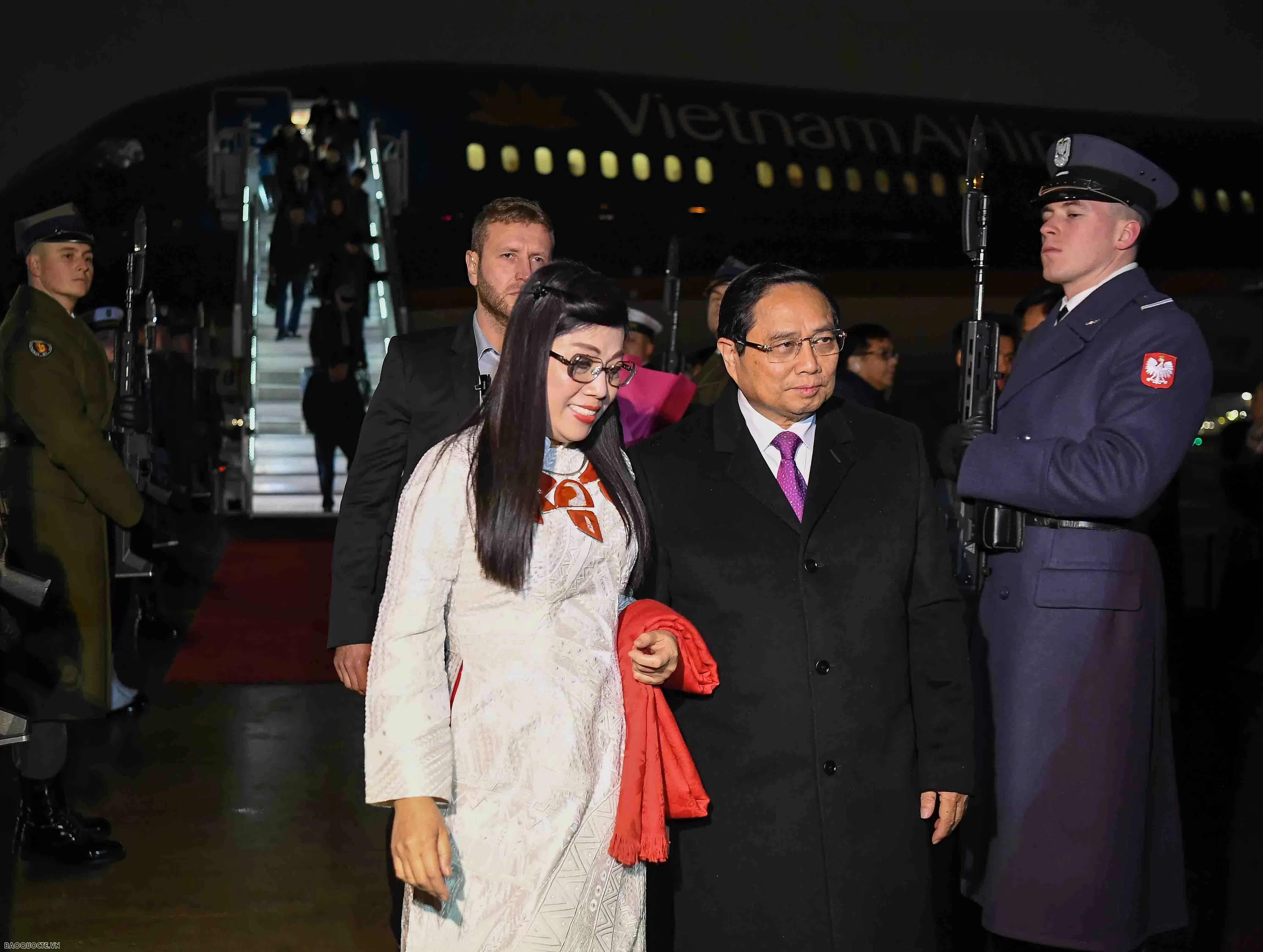 PM Pham Minh Chinh arrives in Warsaw, beginning Poland visit PM Pham Minh Chinh arrives in Warsaw, beginning Poland visit