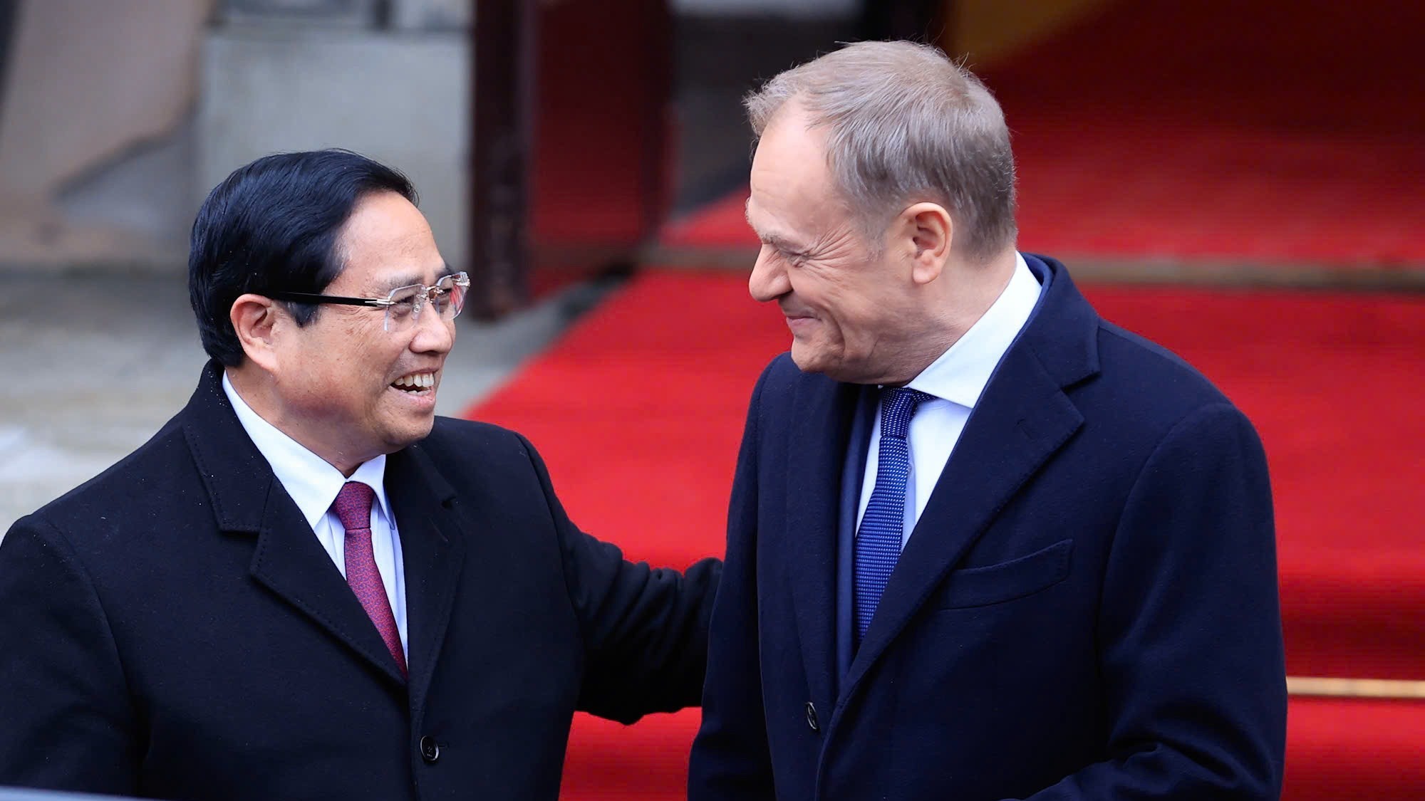 Vietnam, Poland Prime Ministers hold talks, discussing measures to elevate bilateral relations