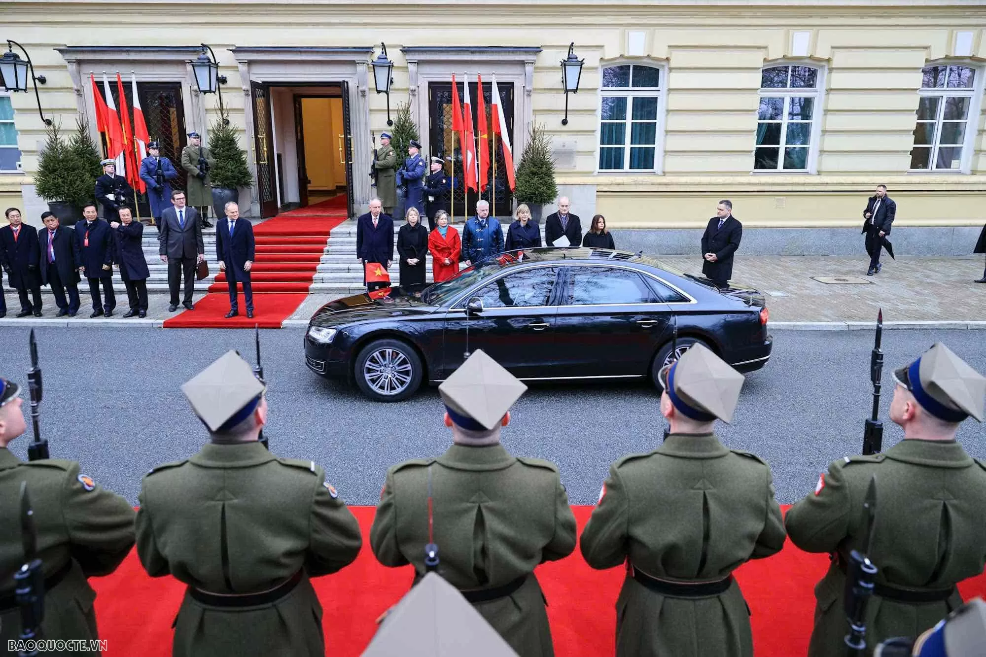 Welcome ceremony held for Prime Minister Pham Minh Chinh in Warsaw