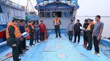 Nam Dinh’s border guards boost fishermen’s awareness of combating IUU fishing