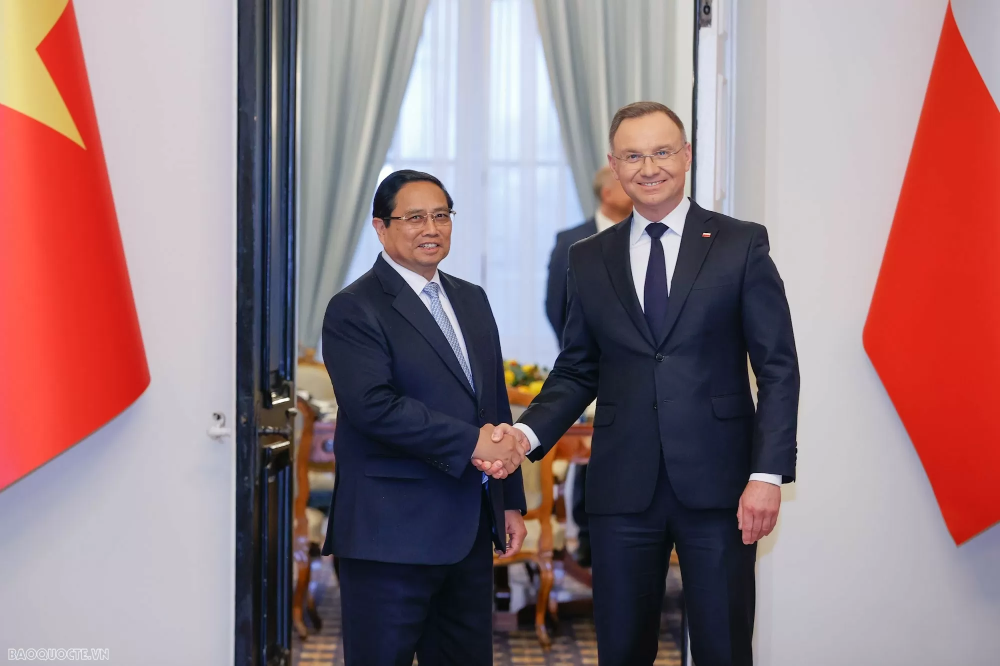PM Pham Minh Chinh meets with Polish President Andrzej Duda in Warsaw