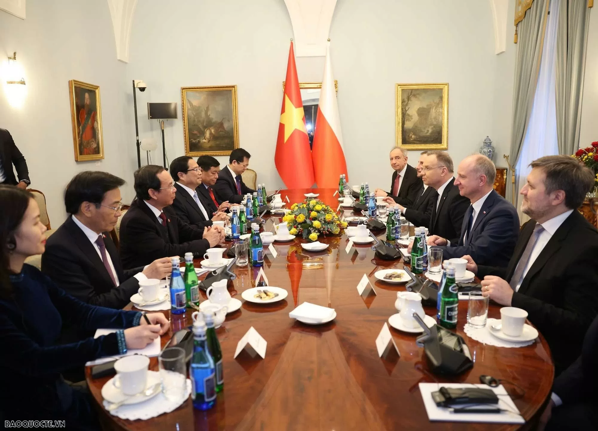PM Pham Minh Chinh meets with Polish President Andrzej Duda in Warsaw