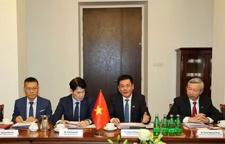 Vietnam, Poland discuss major measures to beef up economic ties