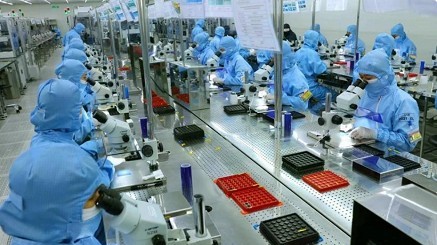 Swiss broadcaster highlights Vietnam's economic achievements